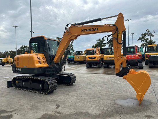 Midi excavator Hyundai R60VS Diesel 2017 R60VS 2017 2 Crawler Excavators image 3