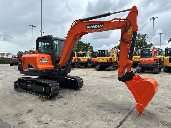 Doosan DX55-9C Diesel Midi Excavator 2018 Doosan DX55-9C 2018 2 image 3