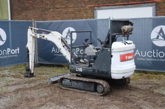 Mini excavator Bobcat E16 Diesel 10.2kW 2013 E16 2013 2 image 3