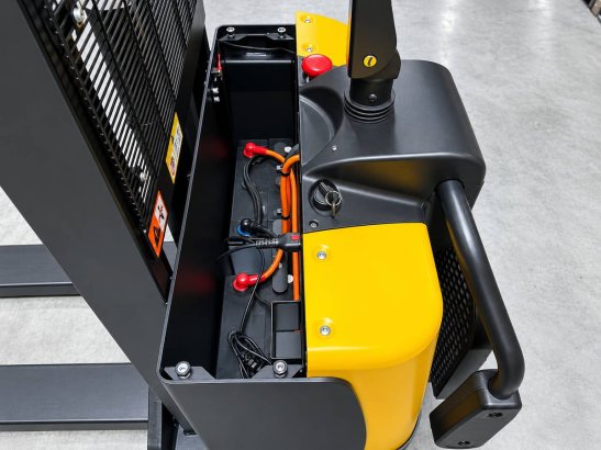 Stacker RTE 8402 Electric 1500kg 3500mm 2026 New RTE 8402 2026 1 image 3
