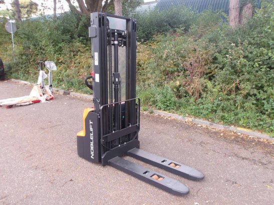 Noblelift SWB-130D Electric Stacker 1300kg 3.51m 2026 New Noblelift SWB-130D 2026 1 image 3