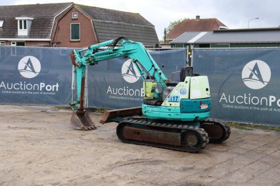 Yanmar B2U Diesel Mini Excavator B2U 2 image 3