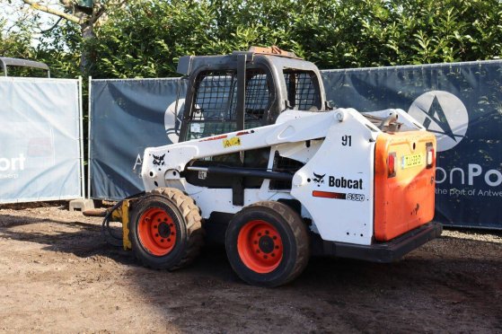Bobcat S550 Diesel Skid Steer Loader 45.5kW 2017 with Demolition Hammer S550 2017 2 Wheel Loaders image 18