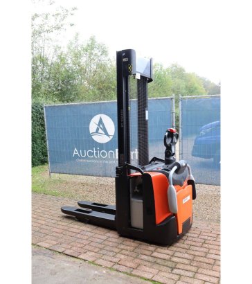 Toyota SPE120 Electric Stacker 1200kg 3.7m 2020 SPE120 2020 2 image 3