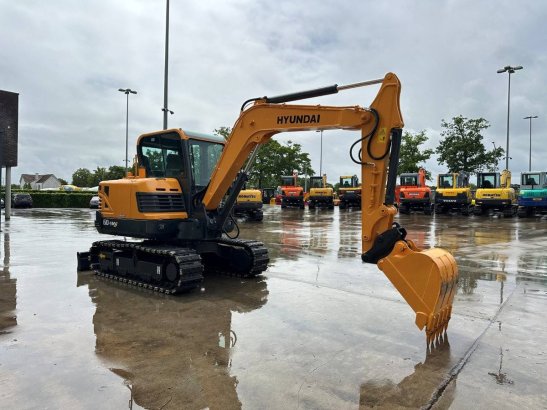 Midi excavator Hyundai R60VS Diesel 2016 R60VS 2016 2 Crawler Excavators image 3
