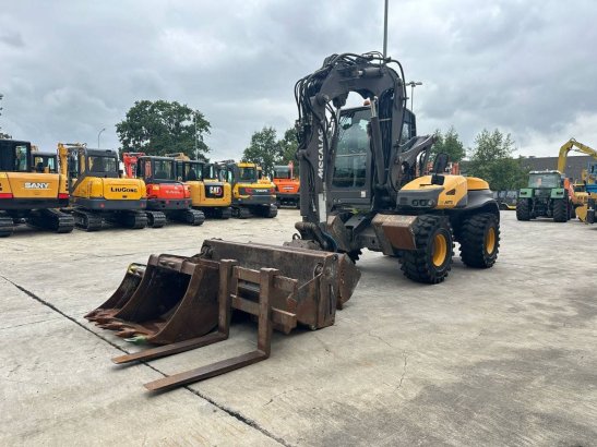 Tire crane Mecalac 12MTX Diesel 2016 Mecalac 12MTX 2016 2 Mobile Cranes image 3