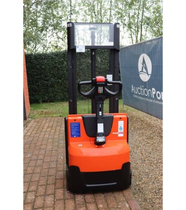 Stacker BT SWE120 Electric 1200kg 2.9m 2016 BT SWE120 2016 2 image 18