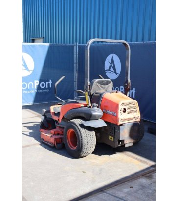 Kubota ZD326 Diesel Ride-on Mower ZD326 2 image 4
