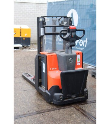 Stacker BT SWE200D Electric 2000kg 2015 BT SWE200D 2015 2 image 4