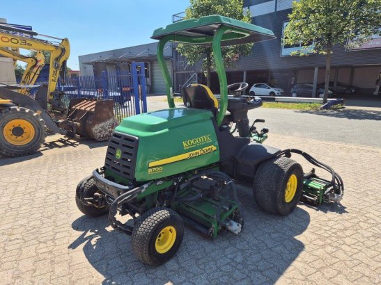 John Deere 8700 PC FM Diesel Ride-on Mower John Deere 8700 PC FM 2010 2 image 4