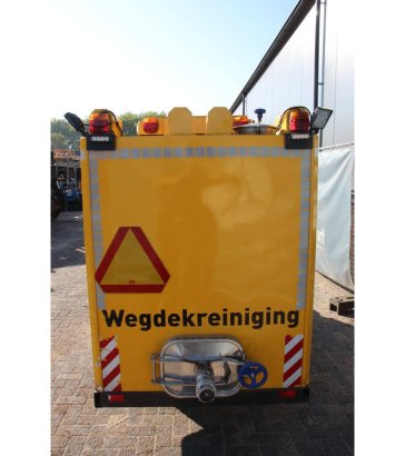 Mini tractor Kubota STV40 Diesel 2006 with sweeping brush Version STV40 2006 2 image 4