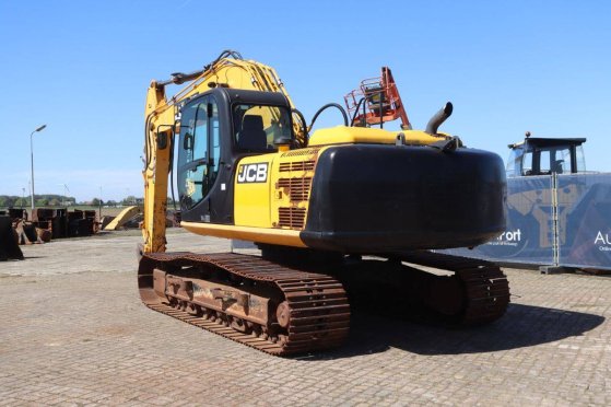 Crawler excavator JCB JS200LCT4i Diesel 129kW 2015 JS200LC-T4i 2015 2 Crawler Excavators image 4