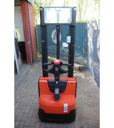 Toyota SWE120 Electric Stacker 1200kg 3.3m 2017 SWE120 2017 2 image 4