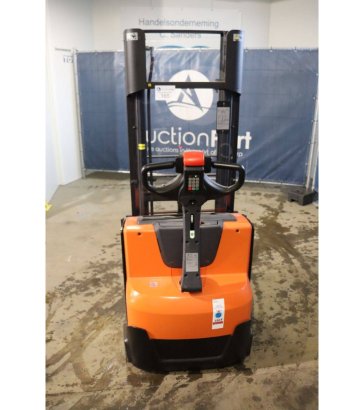 Toyota BT SWE140L Electric Stacker 1400kg 2.7m 2014 BT SWE140L 2014 2 image 4