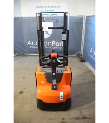 Stacker Toyota SWE120 Electric 1200kg 2.9m 2018 SWE120 2018 2 image 4