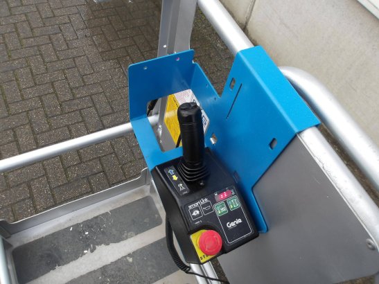 Genie GR-15 6.50m Electric Mast Lift 2018 GR-15 2018 2 image 4