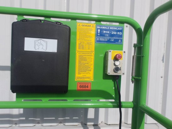 JLG Power Tower 5.10m Electric Mast Lift 2021 Power Tower 2021 2 image 4