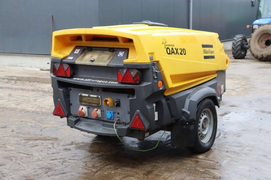 Trailed Compressor Atlas Copco QAX 20 Diesel 16kW 2014 QAX20 2014 2 Compressors image 4