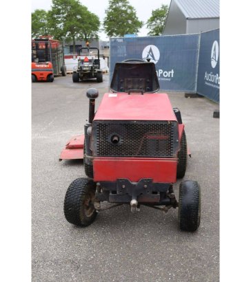 Toro Groundsmaster 220-D Diesel Ride-on Mower Toro Groundsmaster 220-D 2 image 4