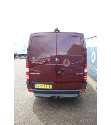 Mercedes-Benz Sprinter 210 CDI Diesel 95hp Van 2016 Sprinter 210 CDI 2016 2 Closed vans image 4