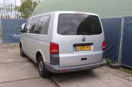 Volkswagen Caravelle Kombi Comfortline Diesel 102hp Van 2013 (Margin) Volkswagen Caravelle Kombi Comfortline 2013 2 Closed...