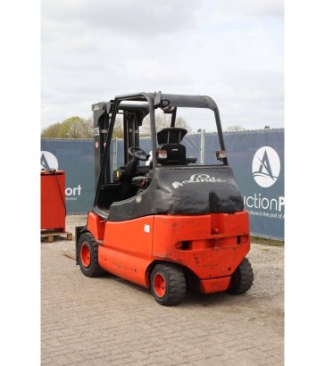 Linde E30-03-600 Electric Forklift 3000kg 5.0m 2005 E30-03-600 2005 2 Forklift image 4