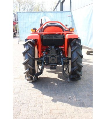 Kubota B1702 Diesel Mini Tractor 17hp with Front Loader New B1702 1 image 4