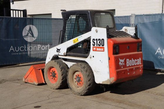 Skid steer loader Bobcat S130 Diesel 34.3kW 2005 S130 2005 2 Wheel Loaders image 4