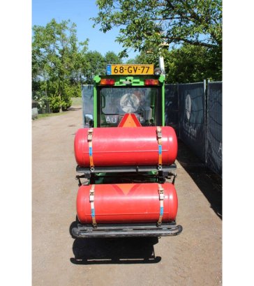 Avant M635 Diesel Articulated Loader 2010 with Attachment M635 2010 2 Wheel Loaders image 4