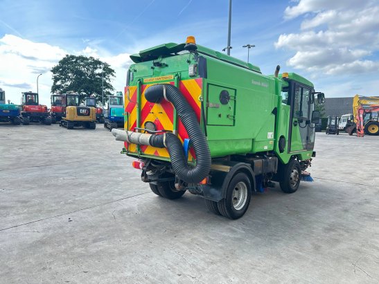 Sweeper Scarab Diesel 2010 Onbekend 2010 2 image 4