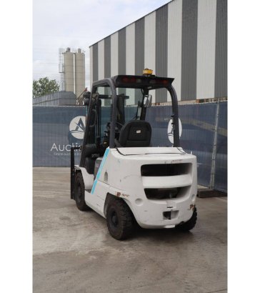 Forklift Unicarriers FHD25T5/YDN-F185 Diesel 2400kg 3.0m 2016 UniCarriers FHD25T5/YDN-F185 2016 2 Forklift image 4