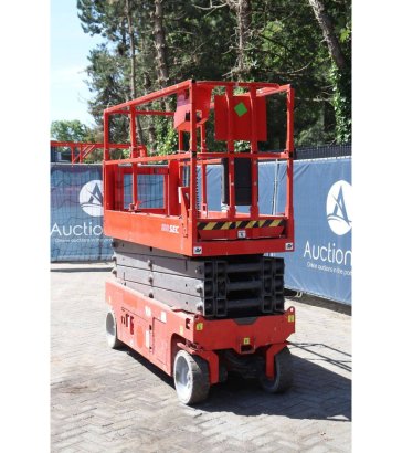 Manitou 100 SEC Electric Scissor Lift 227kg 9.9m 2015 100 SEC 2015 2 Scissor Lifts image 4