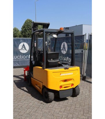 Forklift Jungheinrich EFG 320 Electric 1900kg 2.5m 2005 EFG 320 2005 2 Forklift image 4