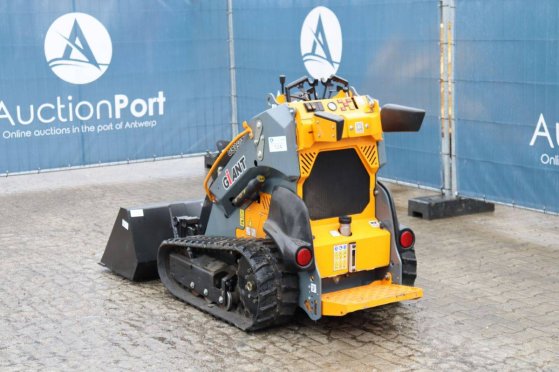 Skid steer loader Giant GS950T Diesel 2025 Giant GS950T Compact Track Loader 2025 2 image 4