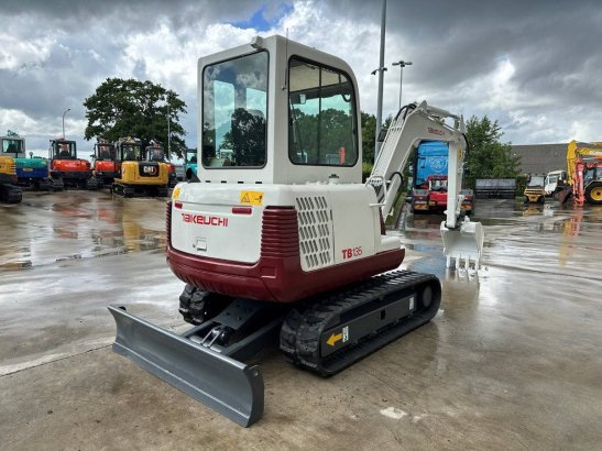 Midi excavator Takeuchi TB135 Diesel 2014 TB135 2014 2 image 4