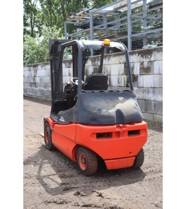 Linde E30-01 Electric Forklift 3000kg 7m 1998 E30-01 1998 2 Forklift image 4