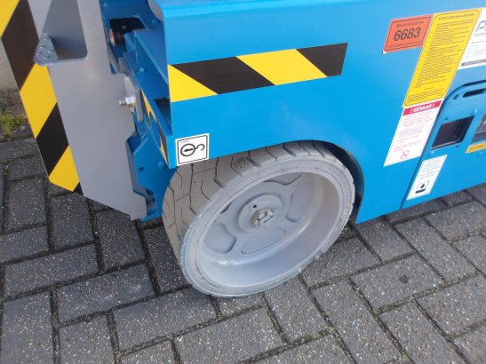 Genie GS-2632 Electric Scissor Lift 9.92m 2016 GS-2632 2016 2 Scissor Lifts image 4