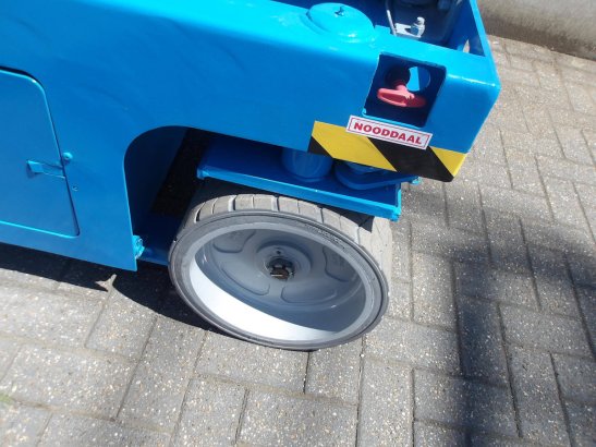 Scissor Lift Genie GS-4047 Electric 13.70m 2014 GS-4047 2014 2 Scissor Lifts image 4