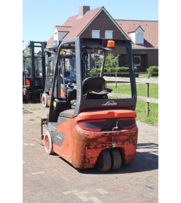 Linde E16 Electric Forklift 1600kg E16 2 Forklift image 3