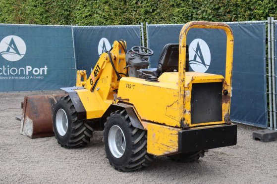 Articulated loader Giant V451T Diesel 33kW 2002 Giant V451T 2002 2 Wheel Loaders image 4