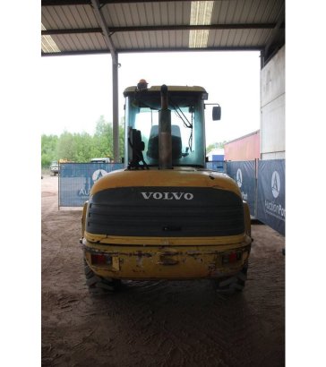 Volvo L45B-TP Diesel Wheel Loader 74kW 2003 L45B-TP 2003 2 Wheel Loaders image 4