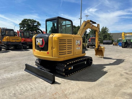 Midi excavator Caterpillar 305.5E2 Diesel 2018 305.5E2 2018 2 Crawler Excavators image 4