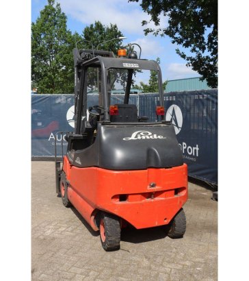 Linde E25/600-02 Electric Forklift 2500kg 2000 E25/600-02 2000 2 Forklift image 4