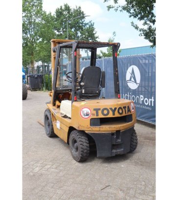 Forklift Toyota 02-4FD25 Diesel 2500kg 3.5m 1994 02-4FD25 1994 2 Forklift image 4