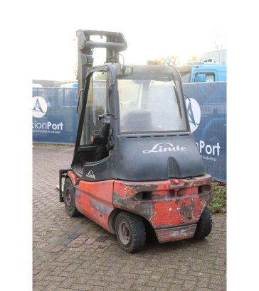Linde E30/02 Electric Forklift 3000kg 2008 E30/02 2008 2 Forklift image 4