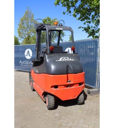 Linde E25/600-02 Electric Forklift 2500kg 7m 2003 E25/600-02 2003 2 Forklift image 4