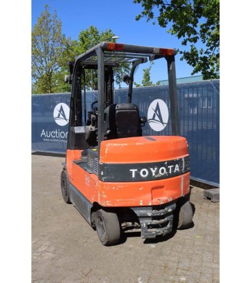 Toyota 7FBMF25 Electric Forklift 2500kg 5m 2005 7FBMF25 2005 2 Forklift image 4