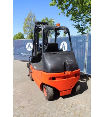 Linde E25-02 Electric Forklift 2500kg 5.3m 2011 E25-02 2011 2 Forklift image 4