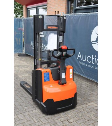 Stacker BT SWE140L Electric 1400kg 2.65m 2015 BT SWE140L 2015 2 image 4