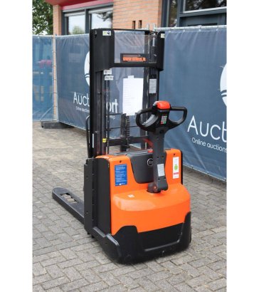 Stacker BT SWE140L Electric 1400kg 2.65m 2015 BT SWE140L 2015 2 image 4